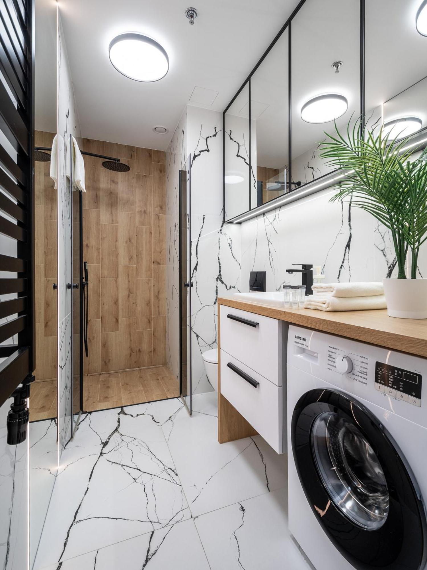 Wola Tower Deluxe Separate Bedroom With Free Garage - By Perfect Apart Варшава Экстерьер фото