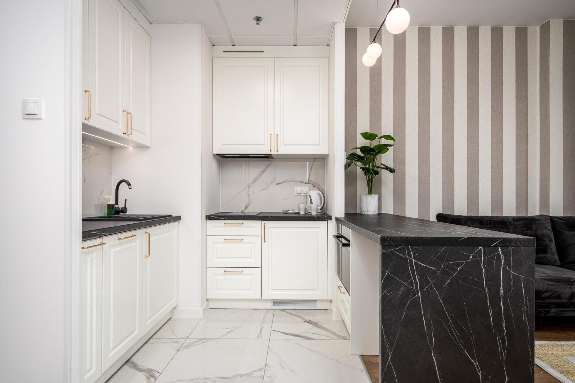Wola Tower Deluxe Separate Bedroom With Free Garage - By Perfect Apart Варшава Экстерьер фото