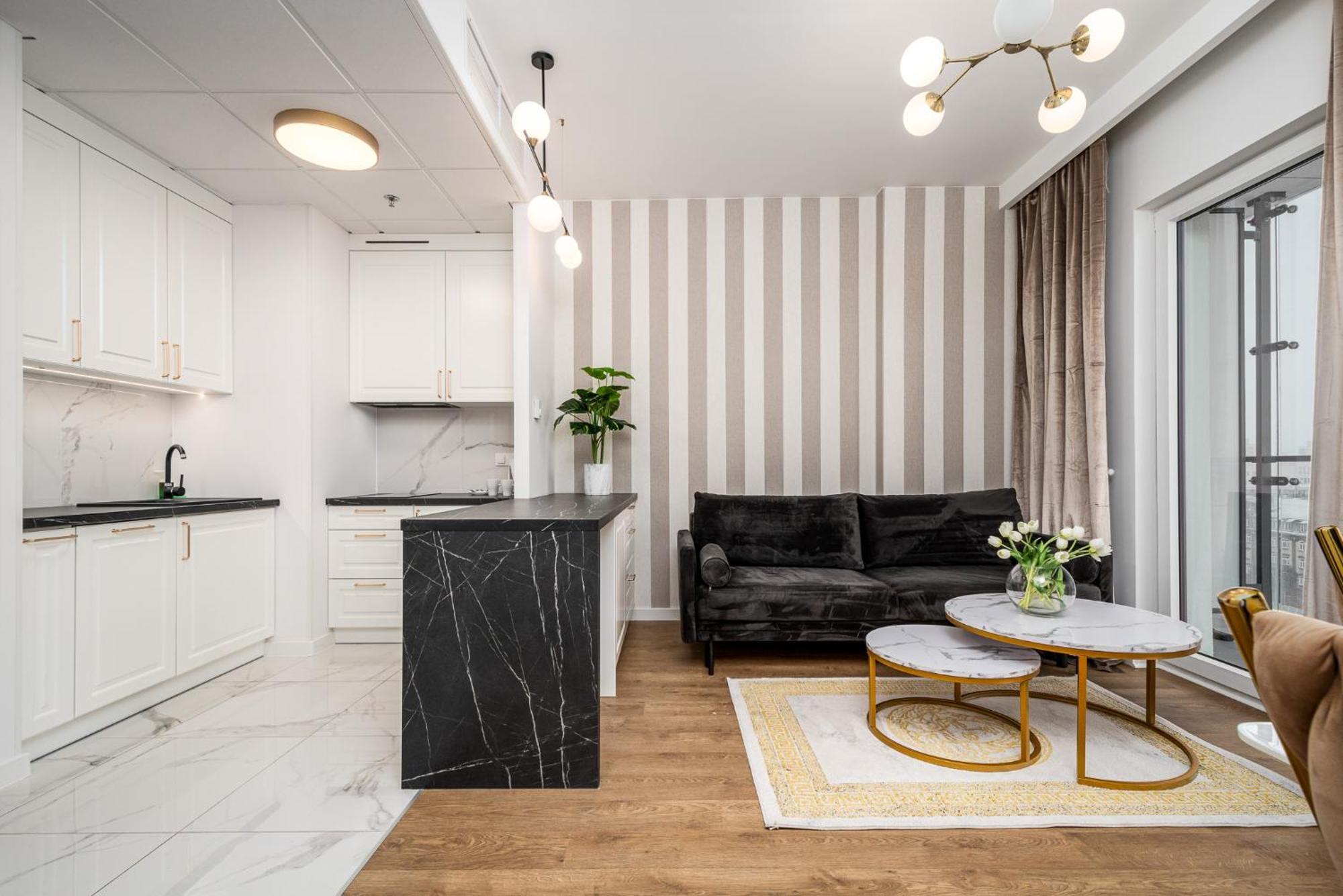 Wola Tower Deluxe Separate Bedroom With Free Garage - By Perfect Apart Варшава Экстерьер фото